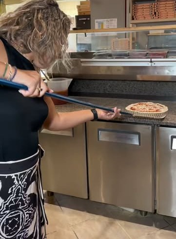 Pizza fatta a mano alla Locanda dei Cesari